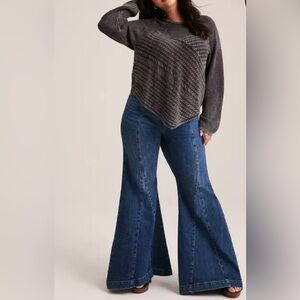 Torrid Festi Bohemian Sweater Gray Textured Bottom V cut NWT size 3X